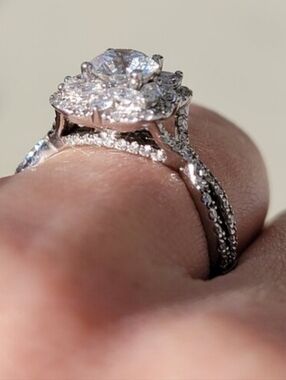 Monique Lhuillier 1.38 Carat Diamond Engagement Ring 9000.00! 18k White Gold